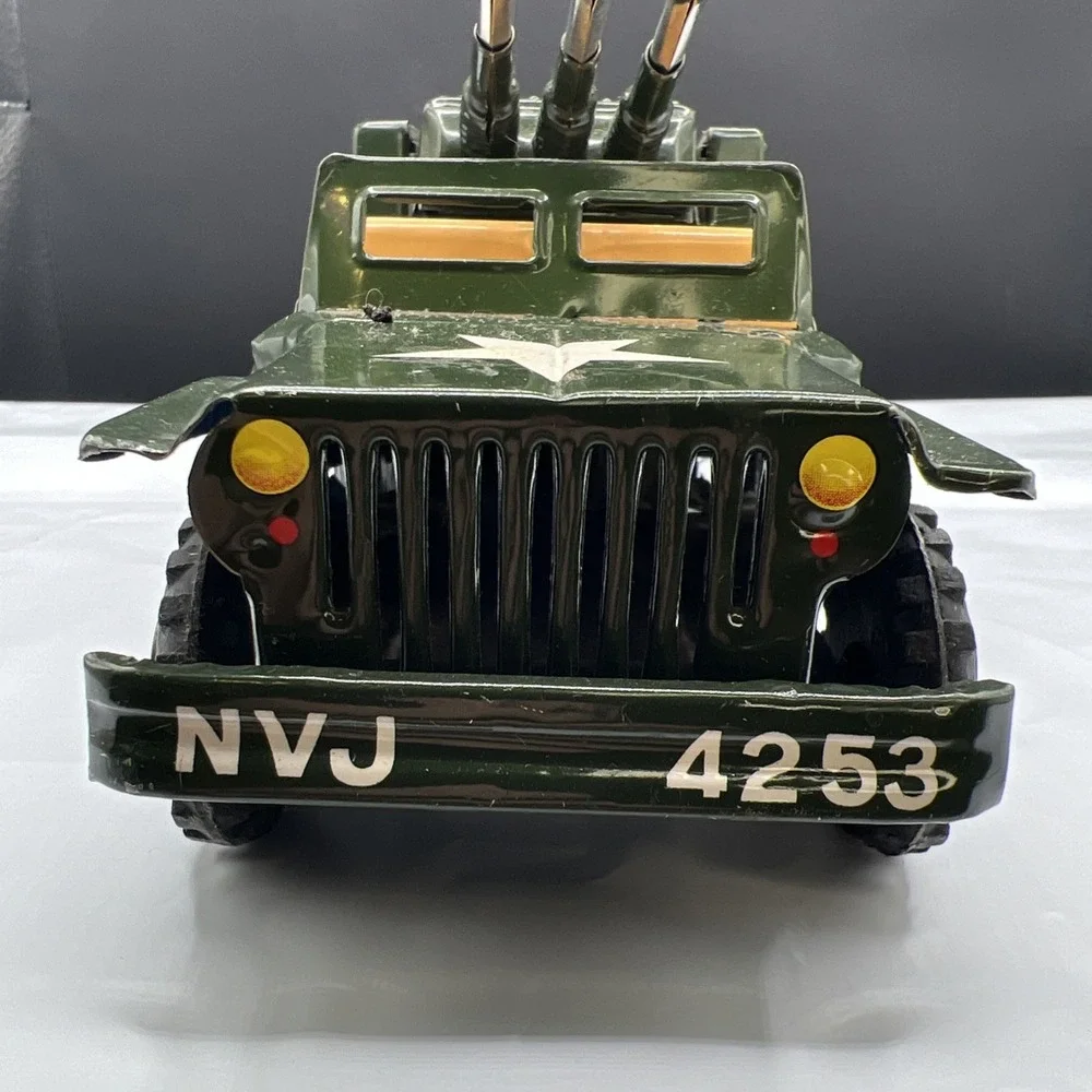 Vintage 1950s Nomura TN Japan Tin Litho Military Jeep #4253 Anti-Aircraft
